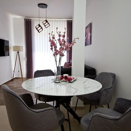 Igman Apartments Tivat Eksteriør bilde